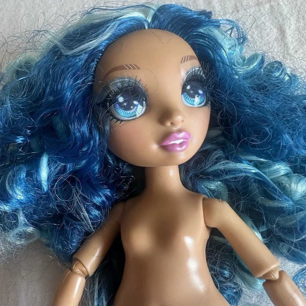 Rainbow High Winter Break Skyler Bradshaw Nude Articulated Fashion Doll Curly